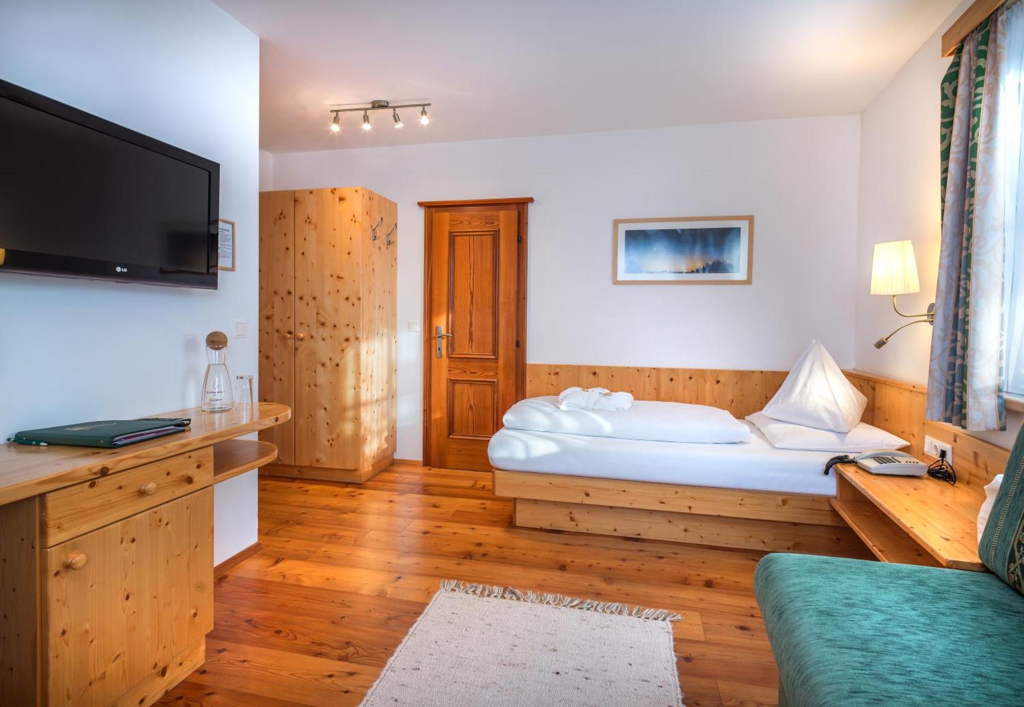 Hotel Haeuserl Im Wald Mariapfarr Bagian luar foto