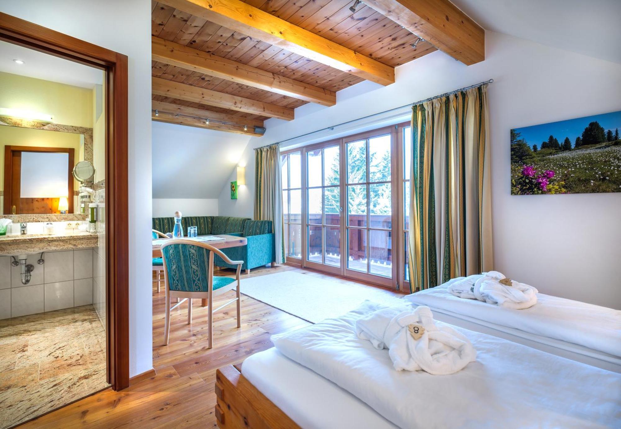 Hotel Haeuserl Im Wald Mariapfarr Bagian luar foto