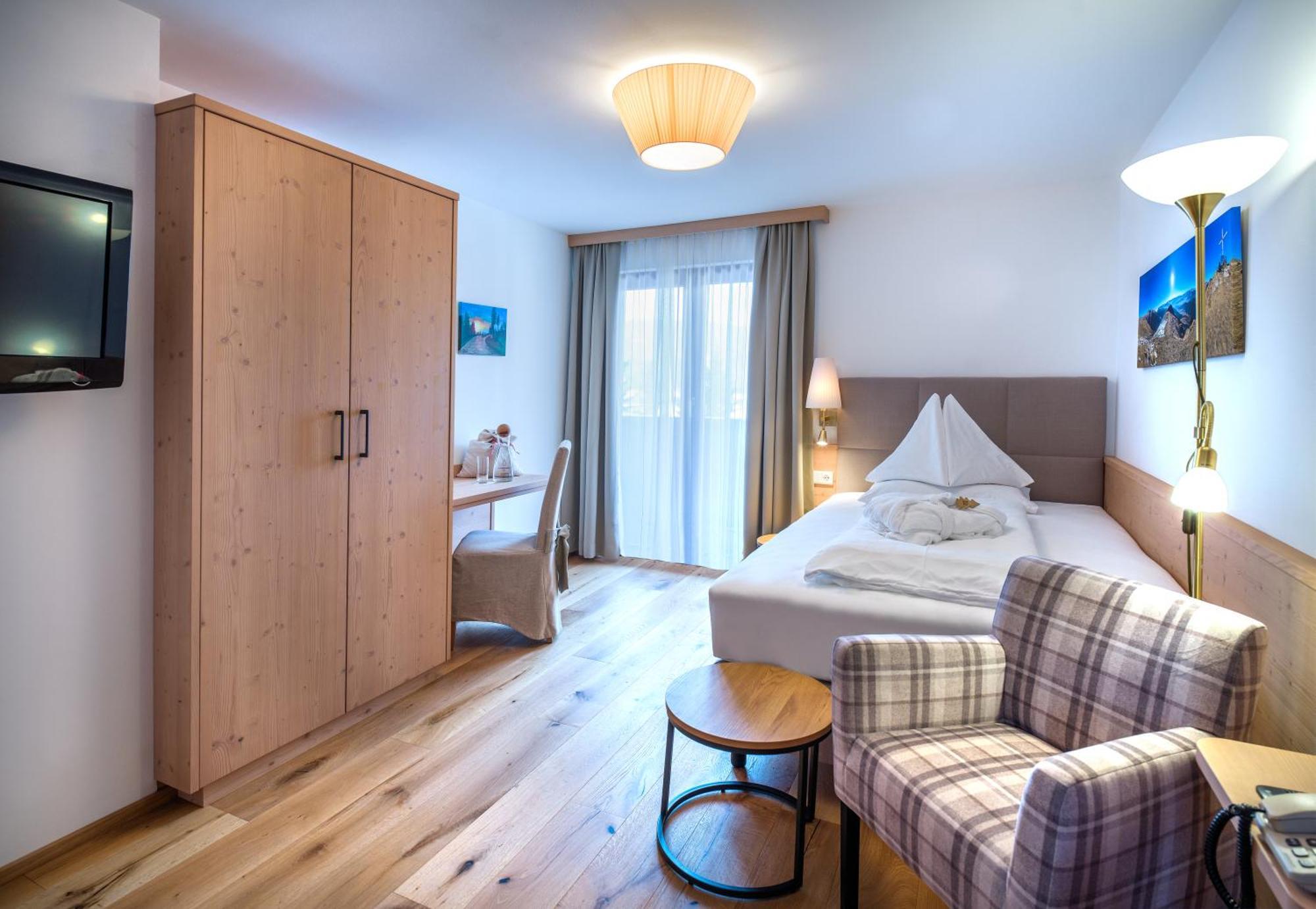 Hotel Haeuserl Im Wald Mariapfarr Bagian luar foto